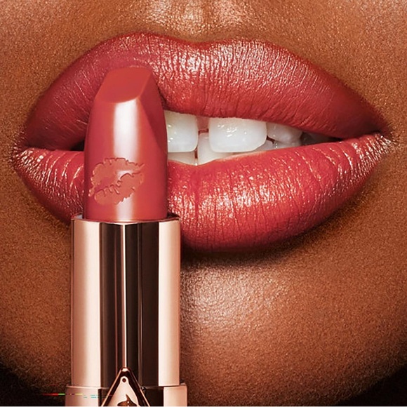 CHARLOTTE TILBURY NIB HOT LIPS 2 CARINA’S STAR FULL SIZE MATTE LIPSTICK - Picture 3 of 5